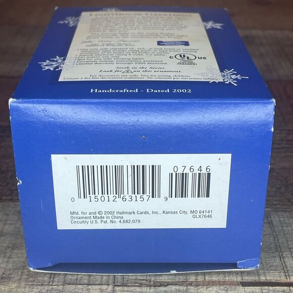 Vintage Hallmark Keepsake Lighthouse Greetings Christmas Ornament Flashing Light - Picture 8 of 11